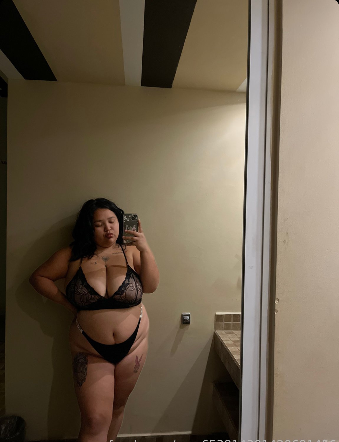 These Latina girls from other countries always have low quality pics lol #xtjMc0ci