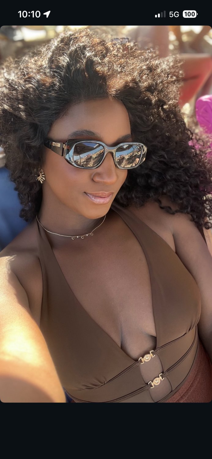 Vazados dessa preta que é uma das mais gostosas que já vi. #1XY3UZ2c