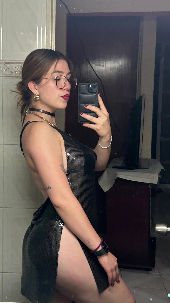 Irl de seguidor puta tetona saca leche quiere tributos y vergas en su boca y cara. Morbo dm #FbkNZnNi